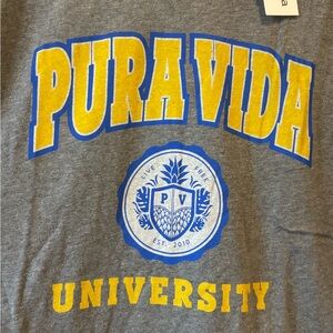 NWT PURA VIDA UNIVERSITY TEE IN HEATHER‎ GREY